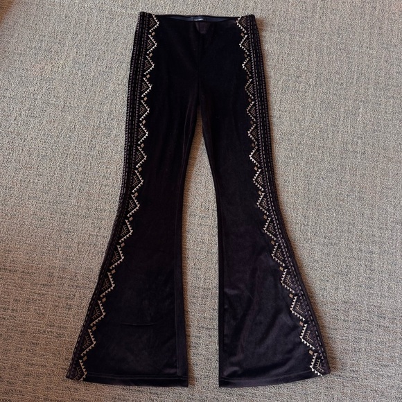 Free People x Driftwood Farrah Embroidered Velvet Pull on Flares S pants flared - Picture 3 of 11